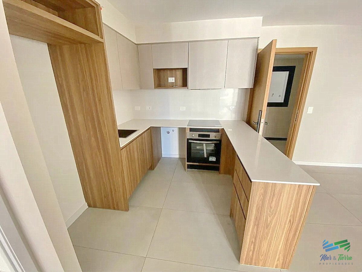 Apartamento ID.5668 - Venta de apartamento 2 dormitorios un baño en playa Brava a estrenar 