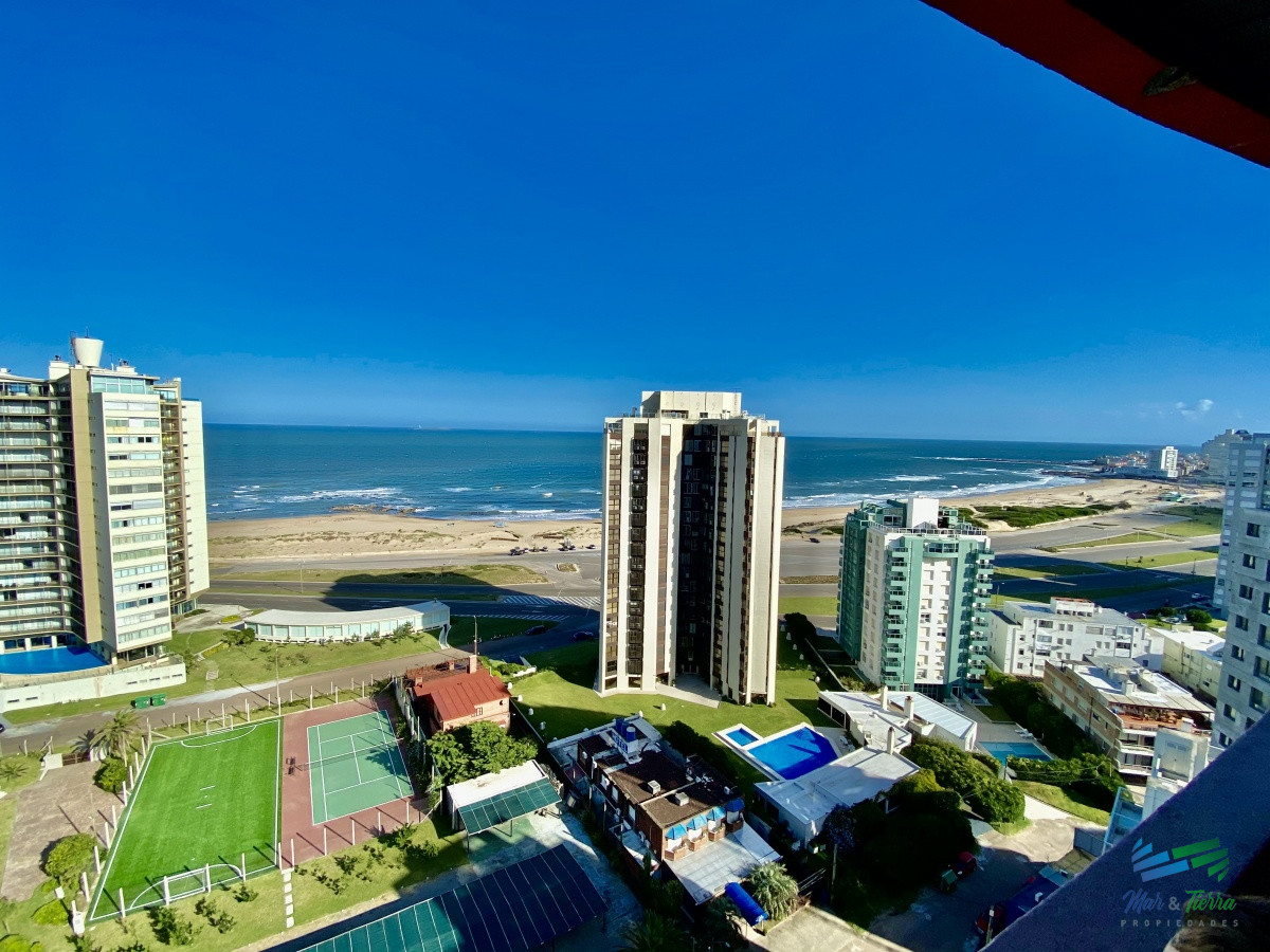 Apartamento ID.3279 - En venta , piso alto , con espectacular vista al mar!!!