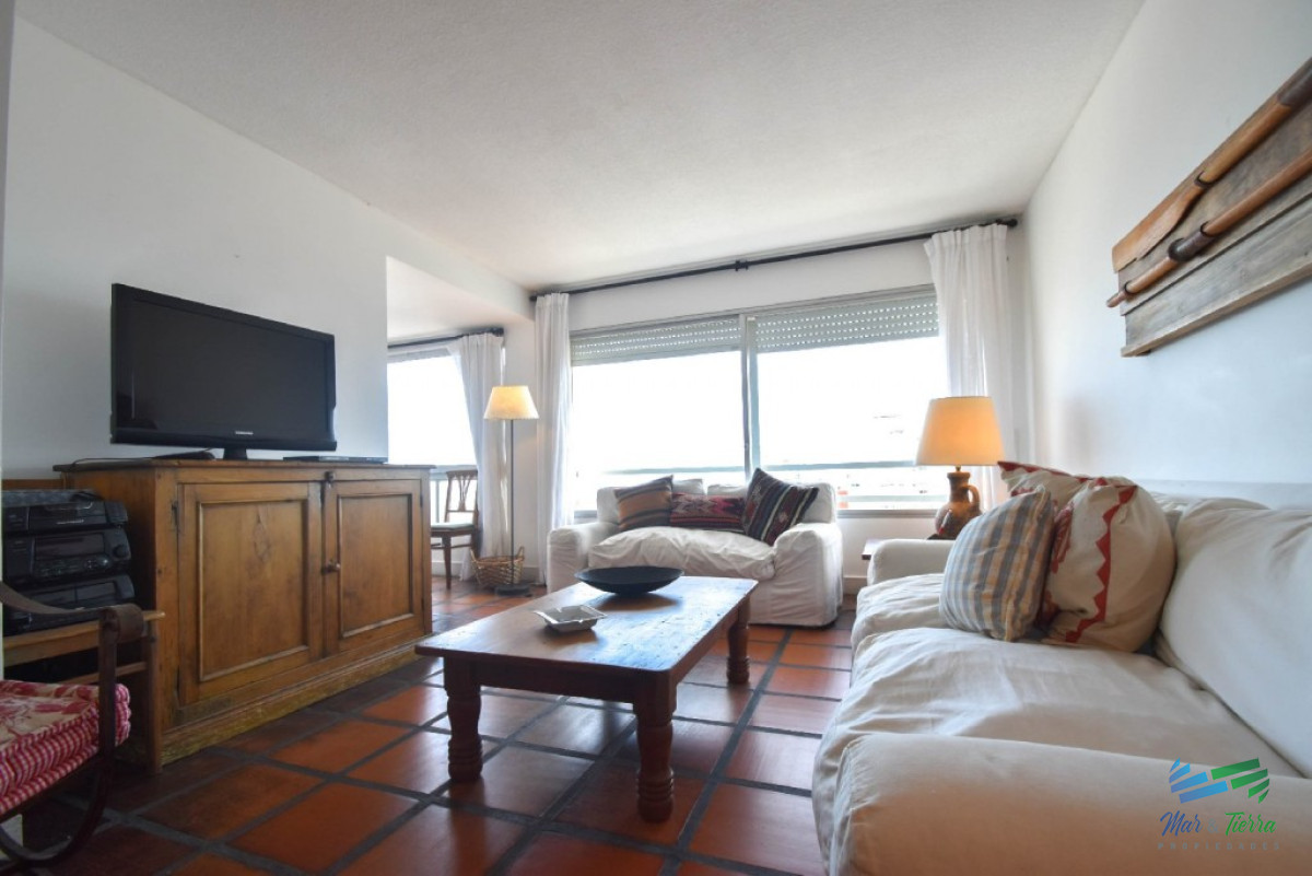 Apartamento ID.2457 - Apartamento de 3 dormitorios con vista al mar ,Punta del Este