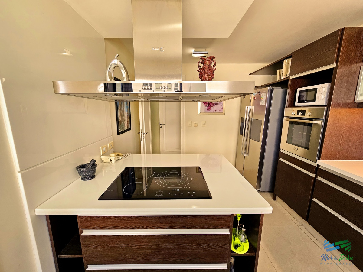 Apartamento ID.4427 - Apartamento en alquiler temporada 2026, frente a la playa, full amenities.