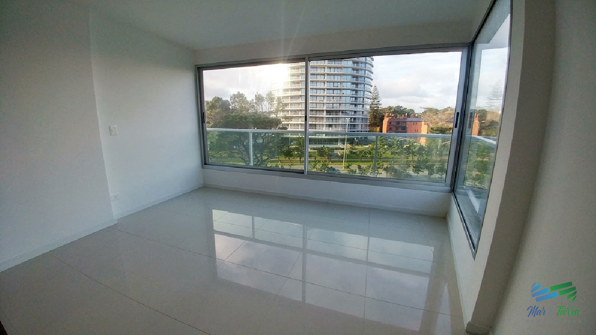 Apartamento ID.2136 - Edificio de categoría, con excelente renta... oportunidad!!!