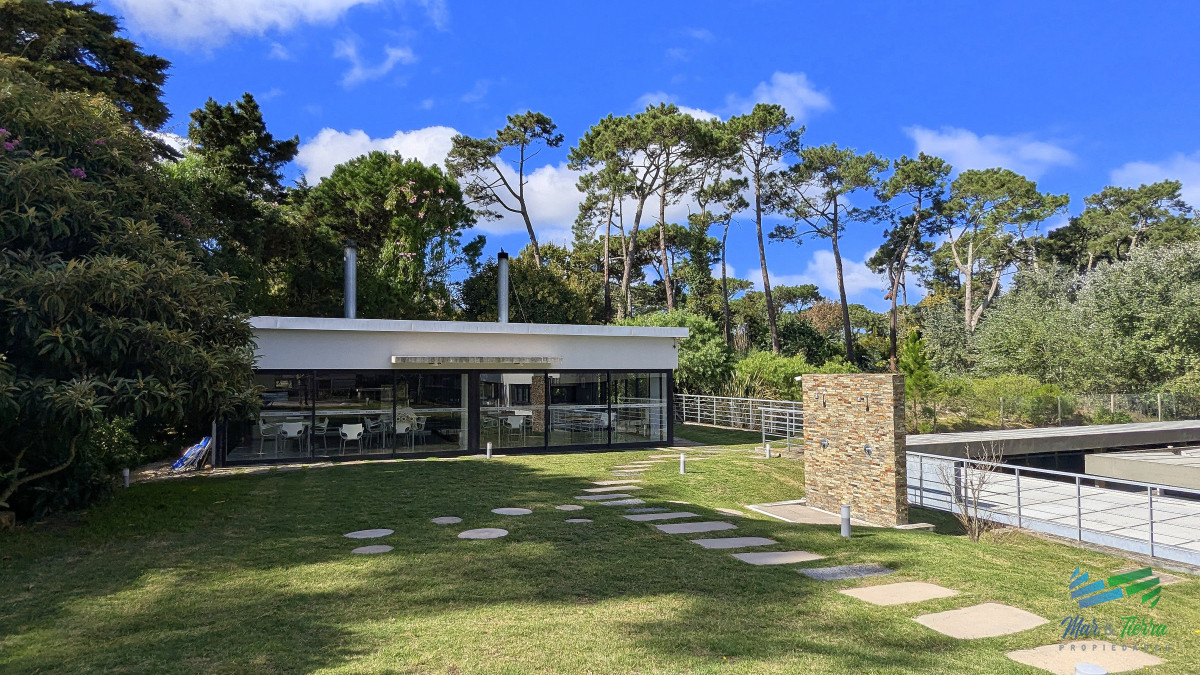 Apartamento ID.5175 - Venta de apartamento 2 dormitorios con vista al mar zona Arcobaleno