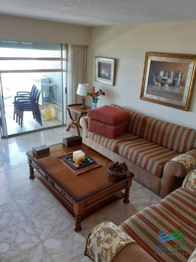 Apartamento ID.2851 - Apartamento en venta ubicado en primera línea al mar y en paradas de la mansa de Punta del Este.