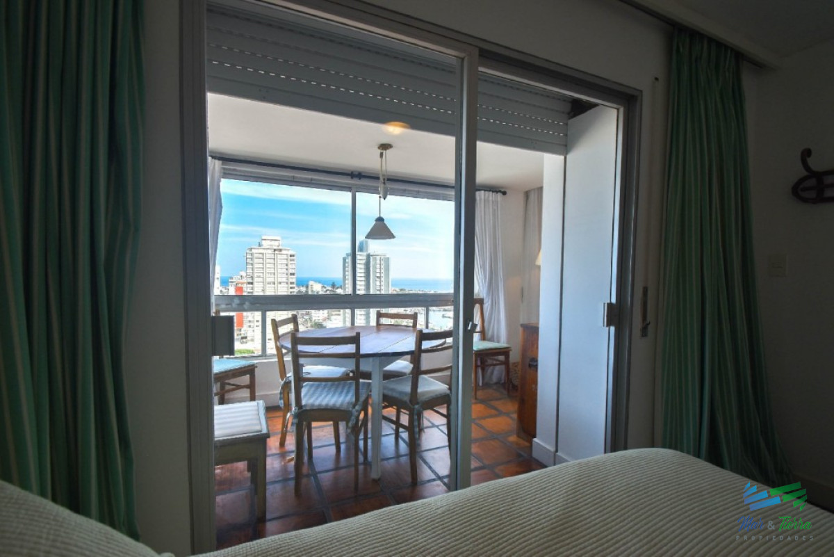 Apartamento ID.2457 - Apartamento de 3 dormitorios con vista al mar ,Punta del Este