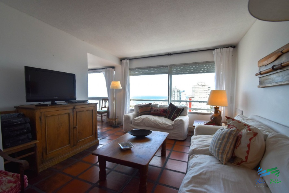 Apartamento ID.2457 - Apartamento de 3 dormitorios con vista al mar ,Punta del Este