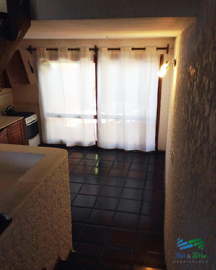 Apartamento ID.2165 - PEDRAGOSA SIERRA (CUADRA DEL FLOREAL ) CÓMODO DUPLEX CON FONDO Y PARRILLERO PROPIO