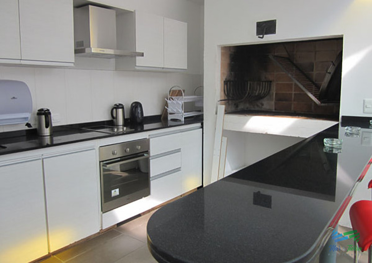 Apartamento ID.3952 - Vendo apartamento de 2 dormitorios y medio 2 baños en playa Brava Punta de Este departamento de Maldonado