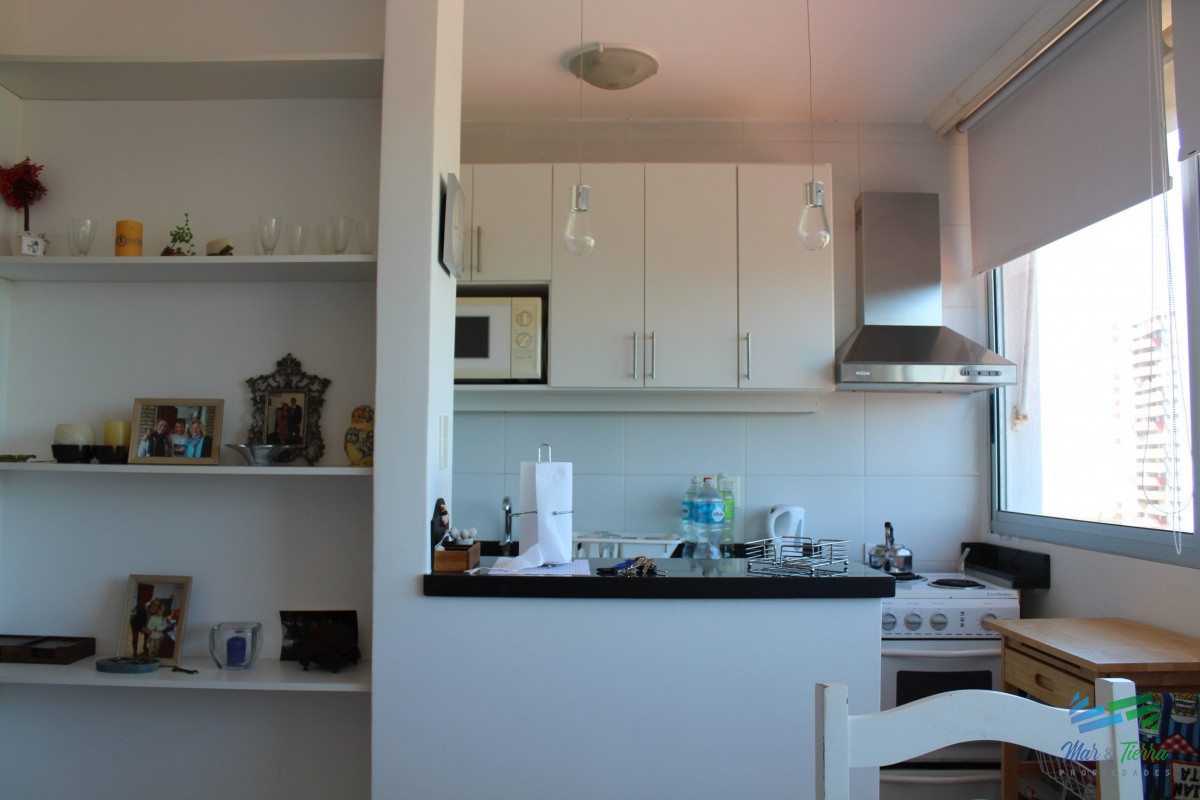 Apartamento ID.2668 - En venta, piso intermedio con vista despejada...