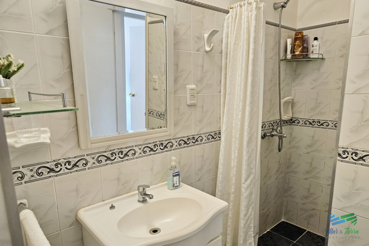 Apartamento ID.1483 - Alquilo apartamento INVERNAL reciclado 1 dormitorio en Punta del Este frente al mar, en playa mansa.