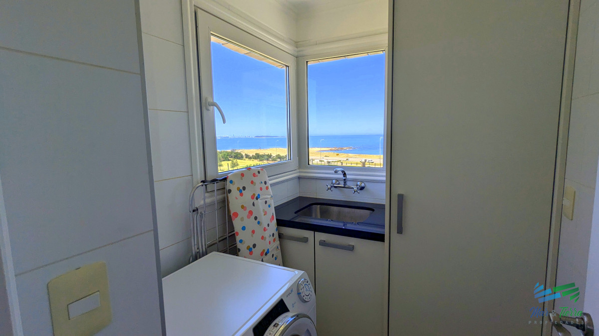 Apartamento ID.4211 - Venta de Apartamento 4 DORMITORIOS con vista al mar en VERAMANSA