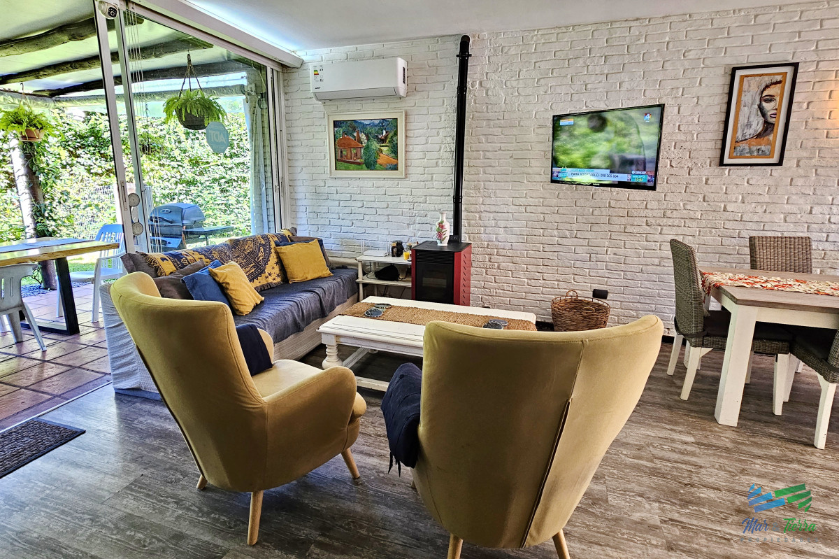 Apartamento ID.3293 - Vendo apartamento tipo casa de 2 dormitorios, reciclado, en San Rafael, Punta del Este.