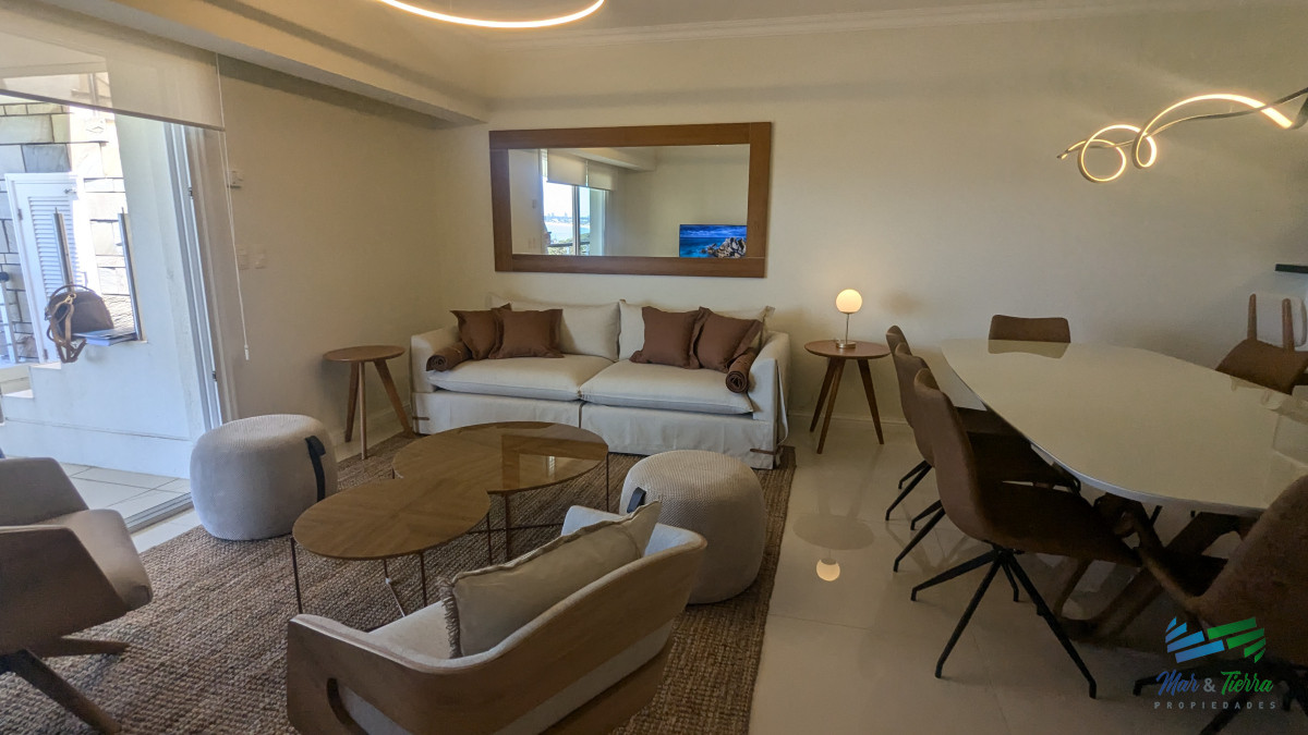 Apartamento ID.4955 - Venta de apartamento Petnhouse 3 dormitorios 3 baños frente al mar, playa MansaPunta del Este 