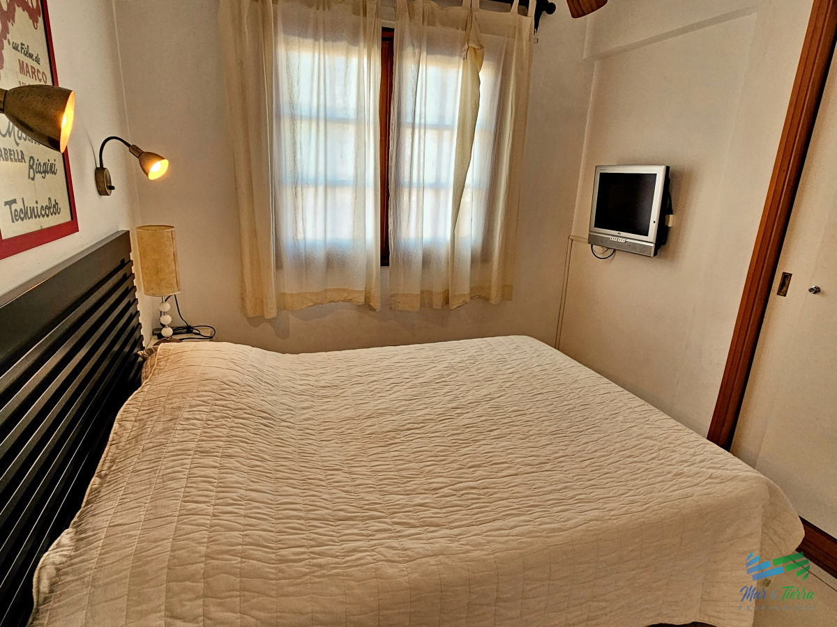 Apartamento ID.4568 - APARTAMENTO EN VENTA Y ALQUILER, PENÍNSULA, GRAN TERRAZA, RECICLADO. 