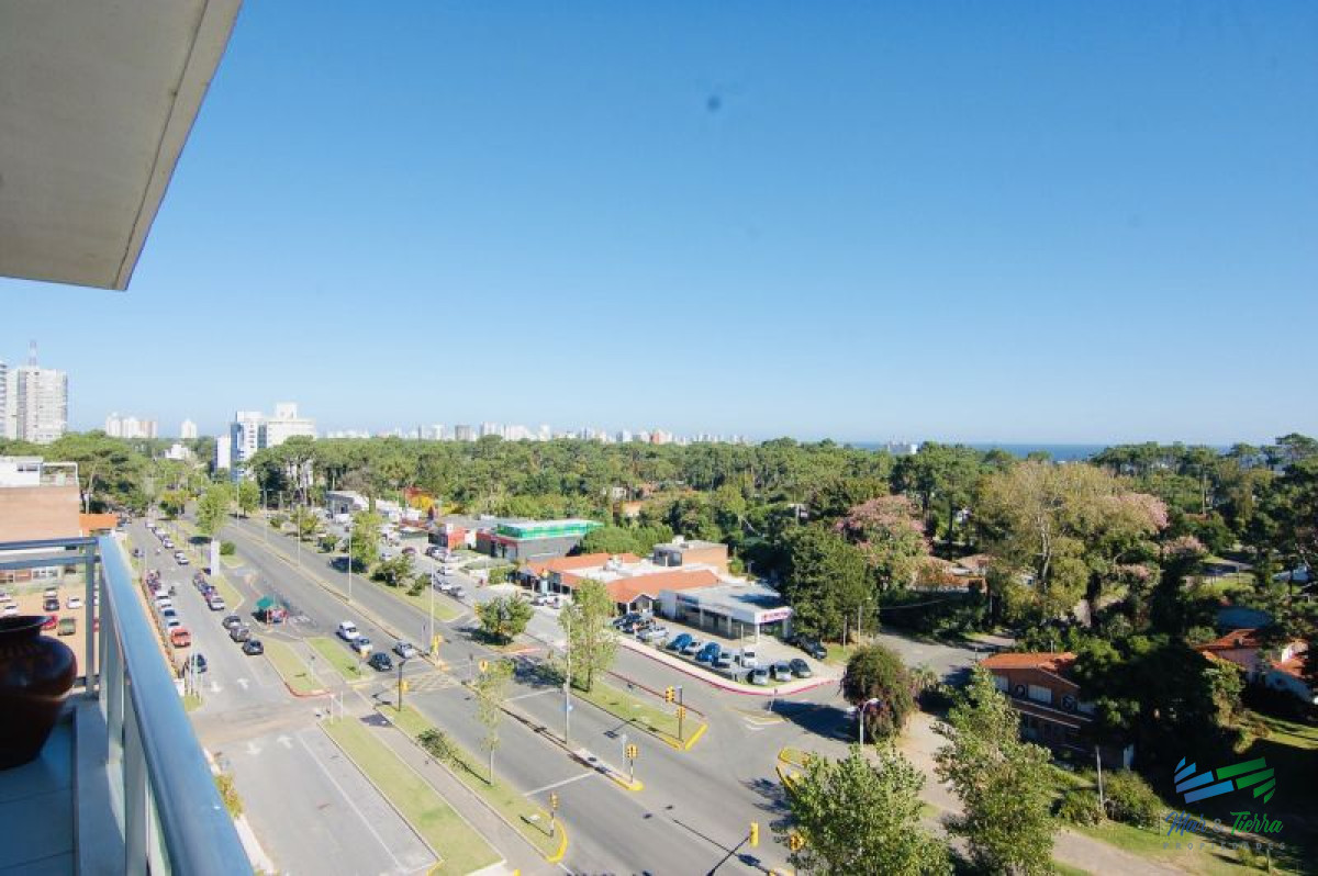 Apartamento ID.2533 - Apartamento 3 dormitorios en venta, Av. Roosevelt, Punta del Este