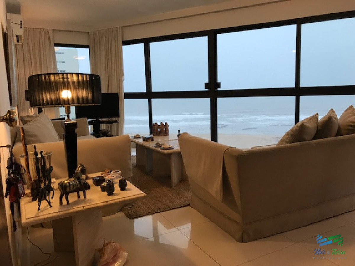 Apartamento ID.263 - ALQUILER DISPONIBLE TEMPORADA 2026, TRES DORMITORIOS FRENTE AL MAR!! 