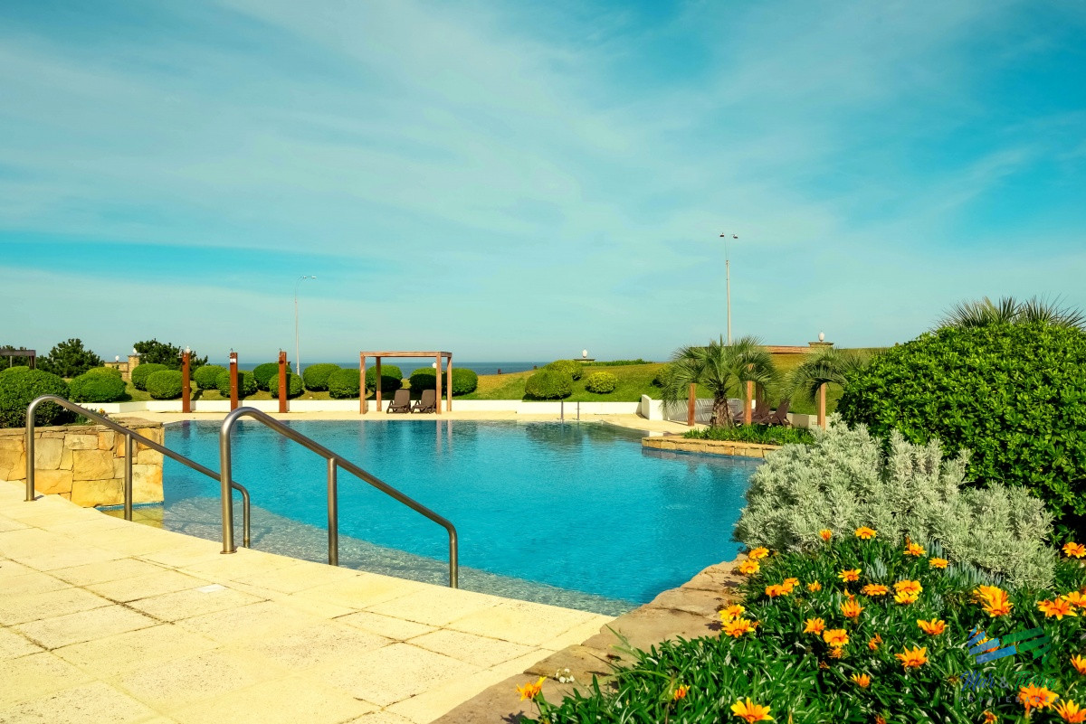 Apartamento ID.4210 - Venta de Apartamento 2 DORMITORIOS en Playa Mansa, Punta del Este