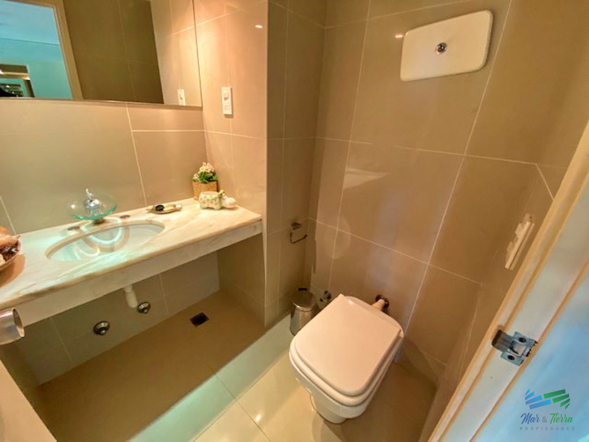 Apartamento ID.3049 - Apartamento de 3 dormitorios con vista al mar ,Punta del Este