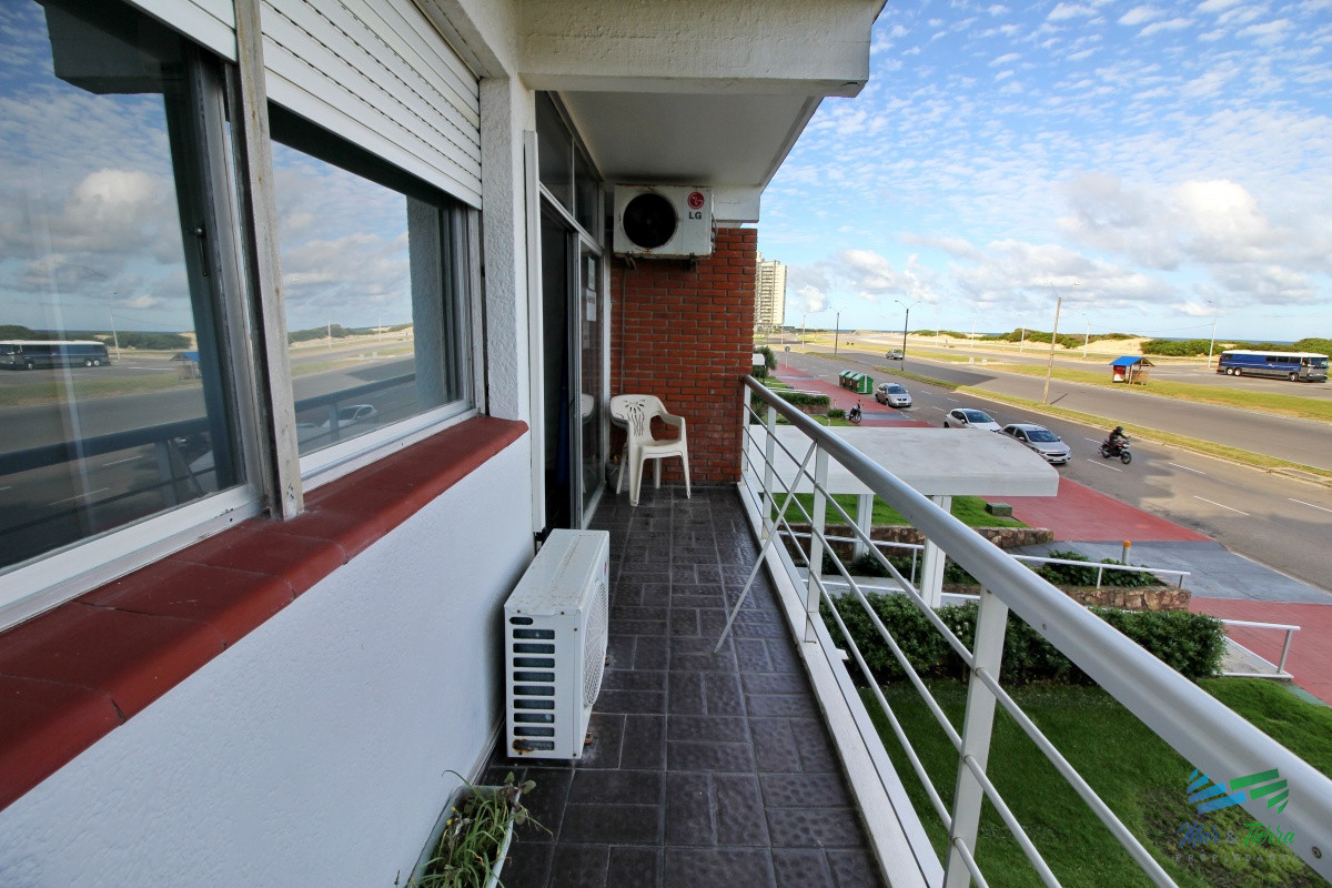 Apartamento ID.1182 - VENDO APTO EN LA BRAVA, VISTA DIRECTA AL MAR, PUNTA DEL ESTE 