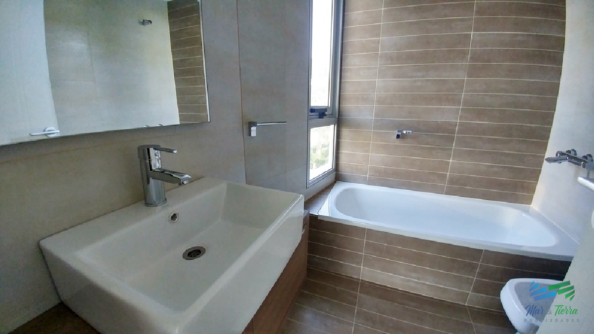 Apartamento ID.2136 - Edificio de categoría, con excelente renta... oportunidad!!!