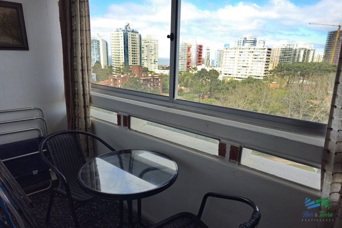 Apartamento ID.3358 - Vendo apartamento de 2 dormitorios. Aidy Grill, Punta del Este