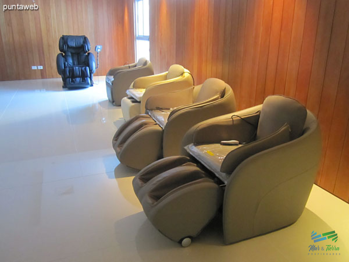 Apartamento ID.3923 - Venta Alquiler apartamento 3 dormitorios 2 baños playa brava punta del este