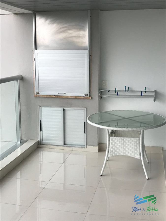 Apartamento ID.2961 - En venta.. piso alto , torre de categoría con excelente ubicación y servicios.