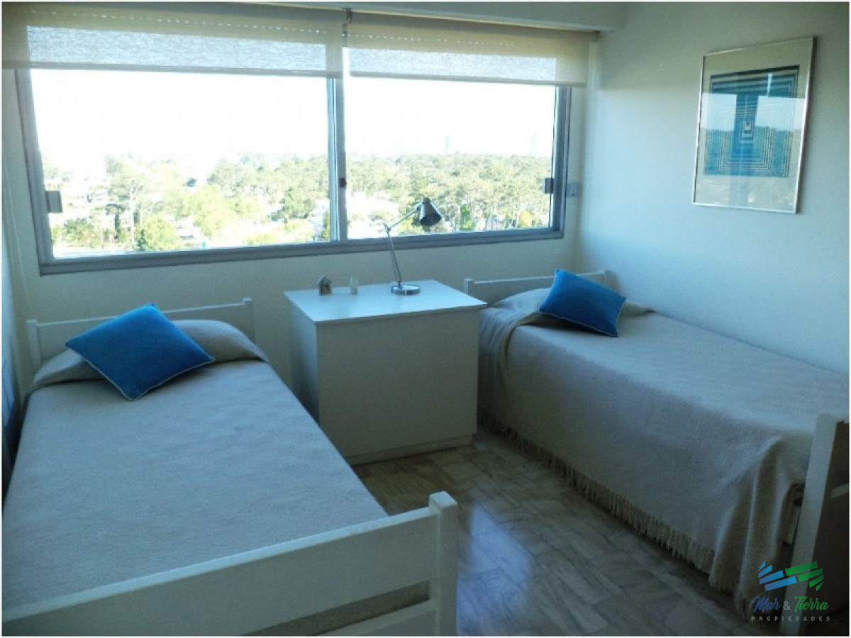 Apartamento ID.1513 - Dpto.reciclado, amplio y luminoso, con vistas de casi 360º.