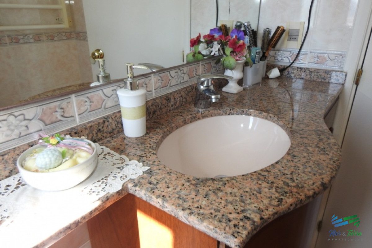 Apartamento ID.2201 - Oportunidad en venta Apartamento en piso alto, con vista franca al mar!!!, 