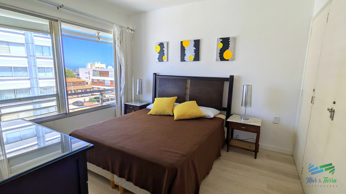 Apartamento ID.654 - Vendo apartamento 2 dormitorios reciclado, Peninsula a pasitos del puerto de Punta del Este