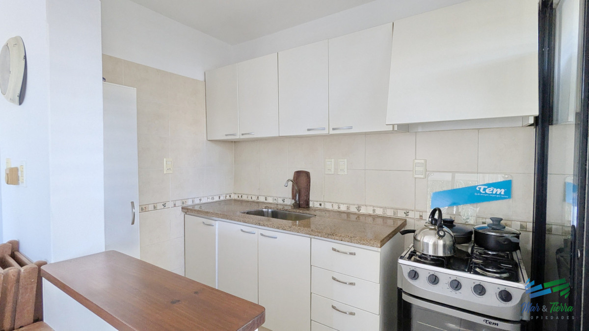 Apartamento ID.2326 - Venta de apartamento 1 dormitorio esquinero con balcon y cochera sobre Roosevelt