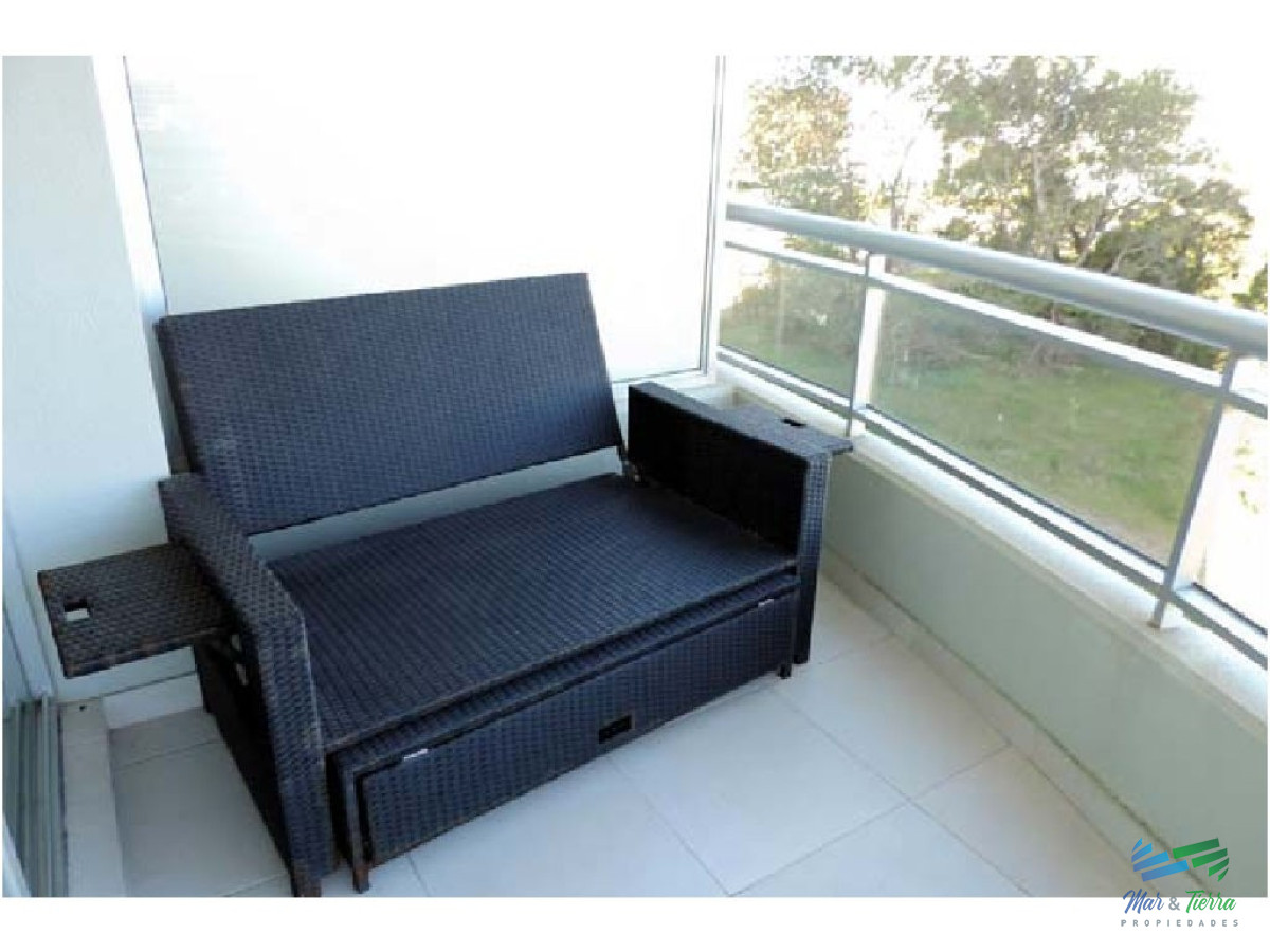Apartamento ID.2361 - En venta.. Muy lindo apartamento sobre Av. Roosevelt, Punta del Este