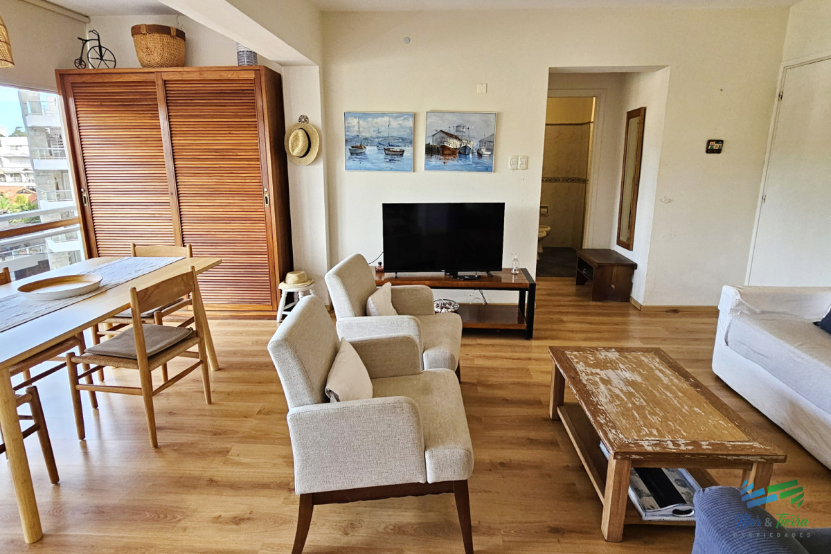 Apartamento ID.1483 - Alquilo apartamento INVERNAL reciclado 1 dormitorio en Punta del Este frente al mar, en playa mansa.