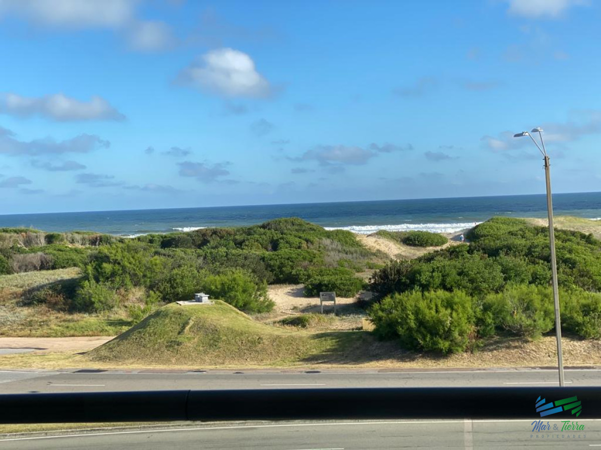 Apartamento ID.2728 - Vendo apartamento 3 dormitorios en brava frente al mar, Punta del Este.