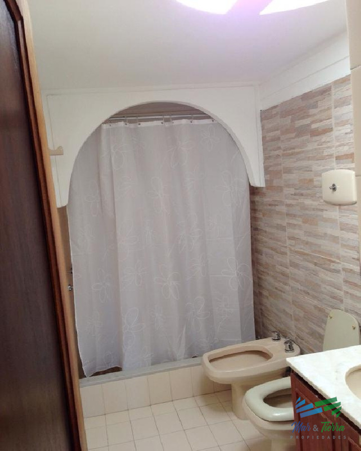 Apartamento ID.2165 - PEDRAGOSA SIERRA (CUADRA DEL FLOREAL ) CÓMODO DUPLEX CON FONDO Y PARRILLERO PROPIO