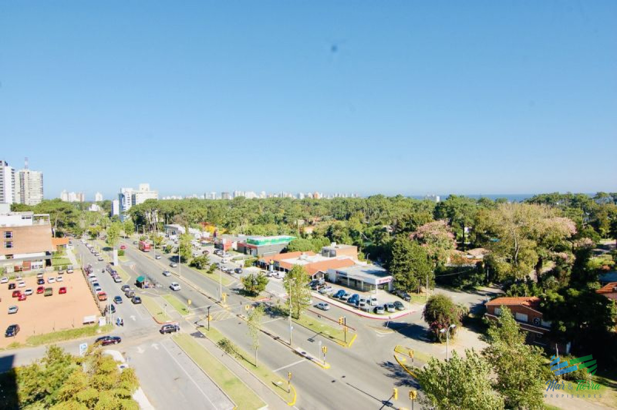 Apartamento ID.2533 - Apartamento 3 dormitorios en venta, Av. Roosevelt, Punta del Este