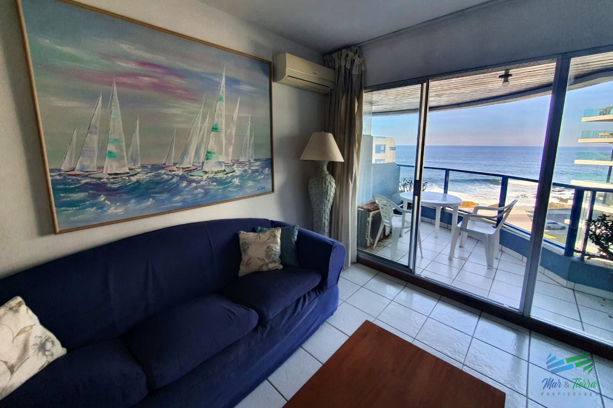 Apartamento ID.1063 - APARTAMENTO FRENTE AL MAR, EN VENTA. CON TERRAZA PRIVADA, EN LA PENÍNSULA, PUNTA DEL ESTE! 
