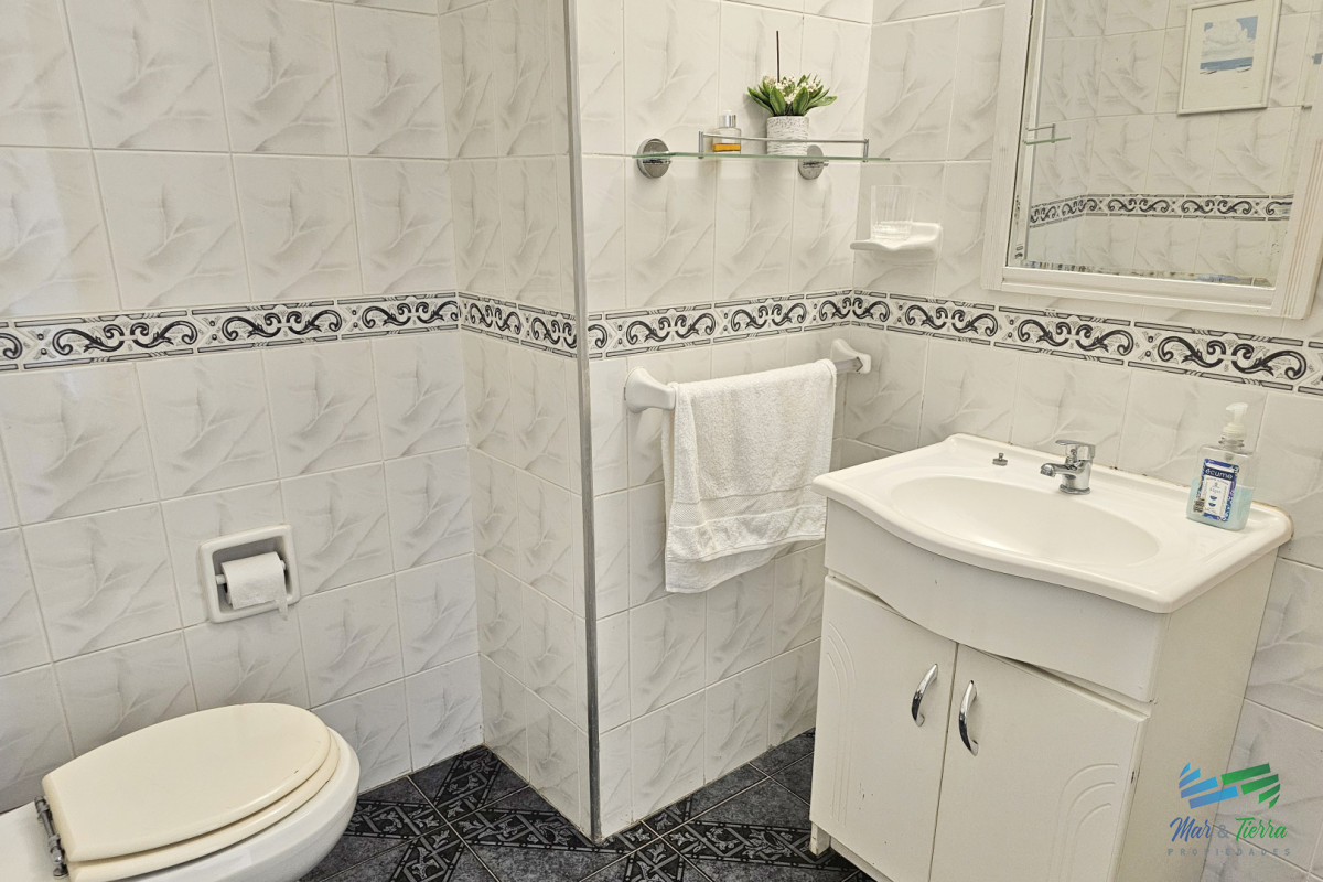 Apartamento ID.1483 - Alquilo apartamento INVERNAL reciclado 1 dormitorio en Punta del Este frente al mar, en playa mansa.