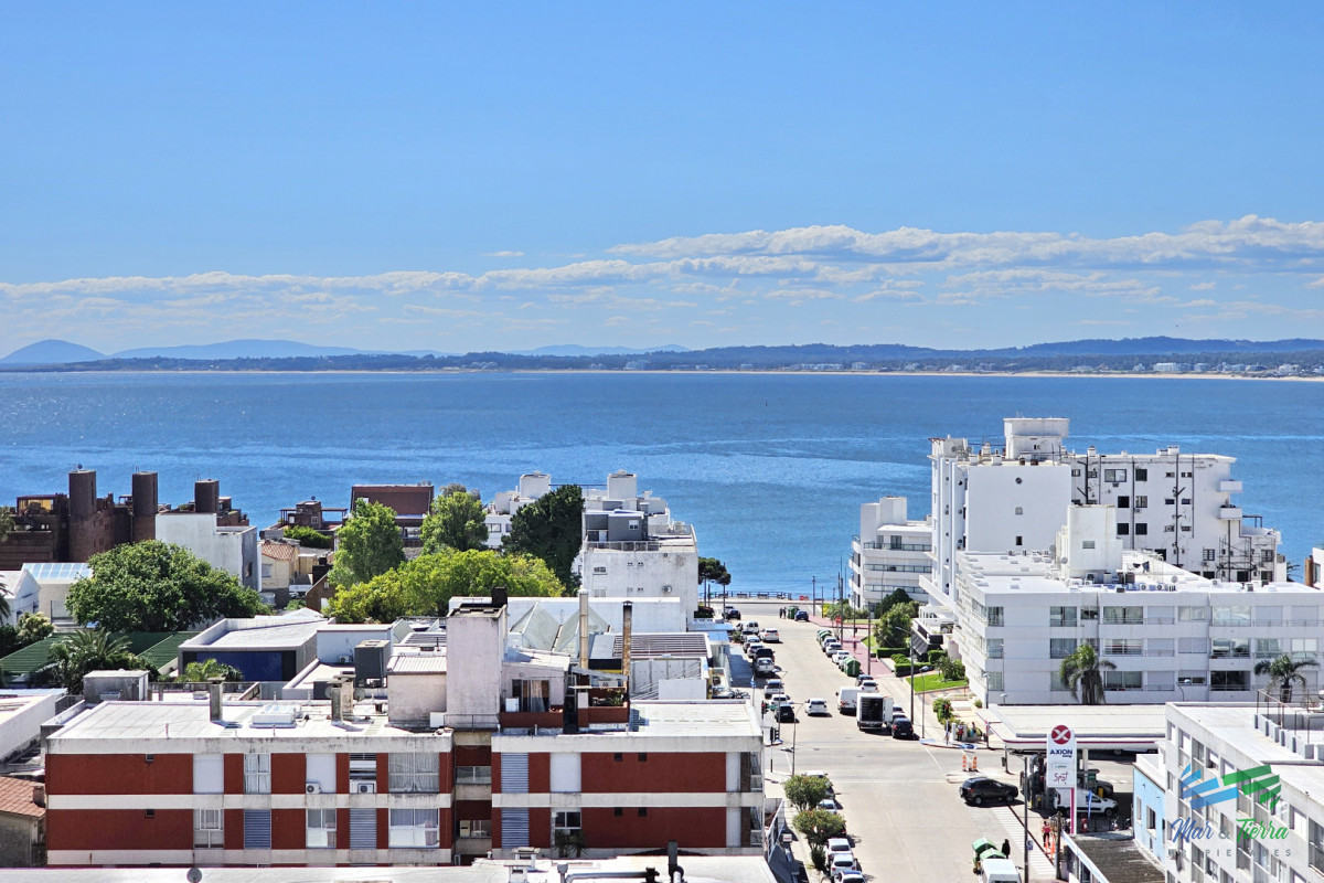 Apartamento ID.4619 - Venta de apartamento 2 dormitorios 2 baños en Peninsula de Punta del Este con impresionante vista