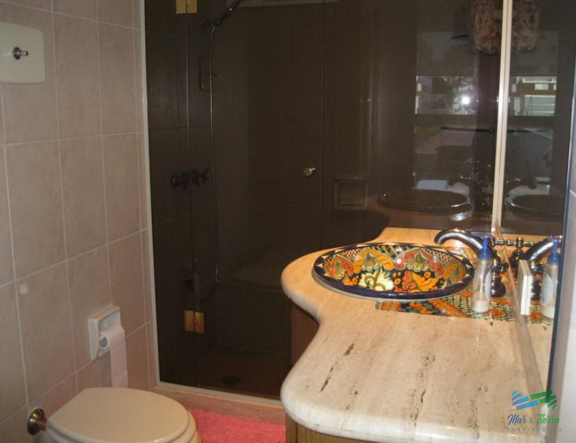 Apartamento ID.2601 - Vendo apartamento 4 dormitorios frente al puerto, con la mejor vista, Peninsula, Punta del Este.