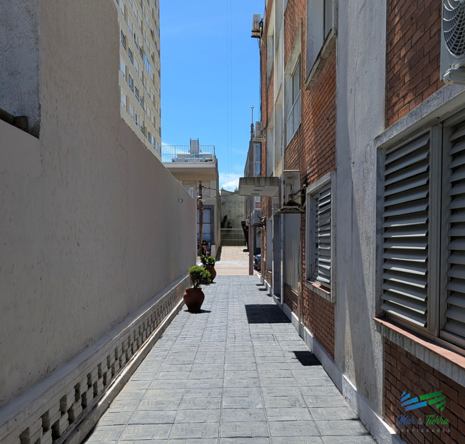 Apartamento ID.3929 - Venta apartamento un dormitorio con cochera en la península 