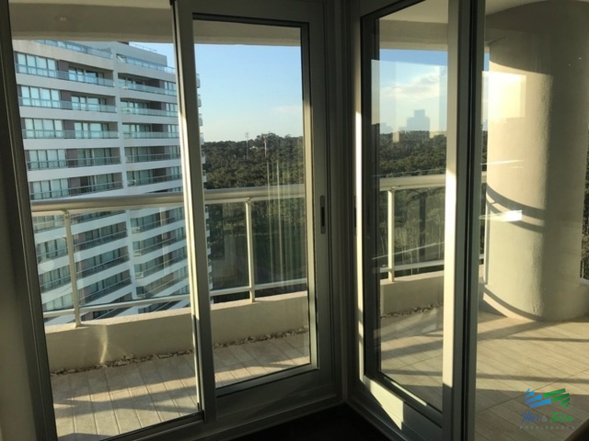 Apartamento ID.2270 - En venta.. piso alto, torre con todos los servicios.