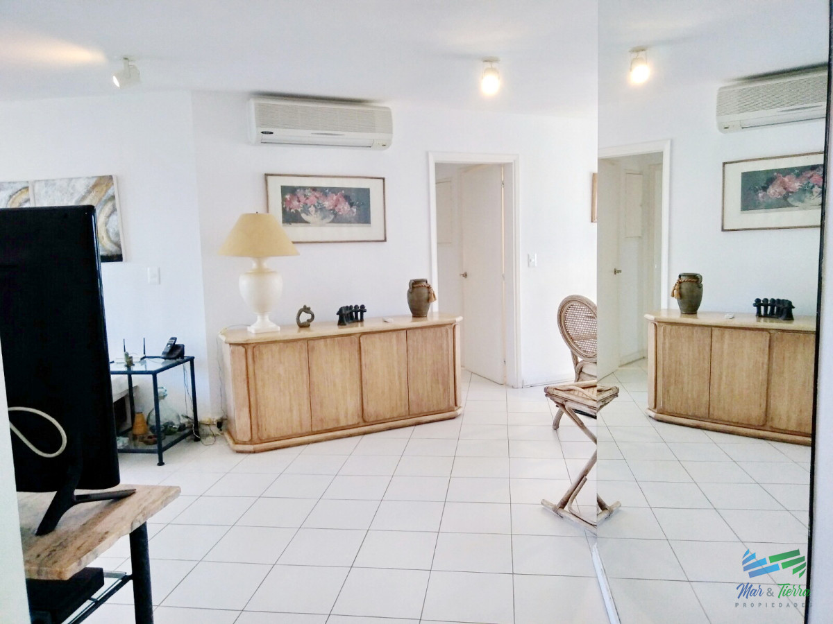 Apartamento ID.2421 - En alquiler.. torre de categoría en primera línea.. playa brava.