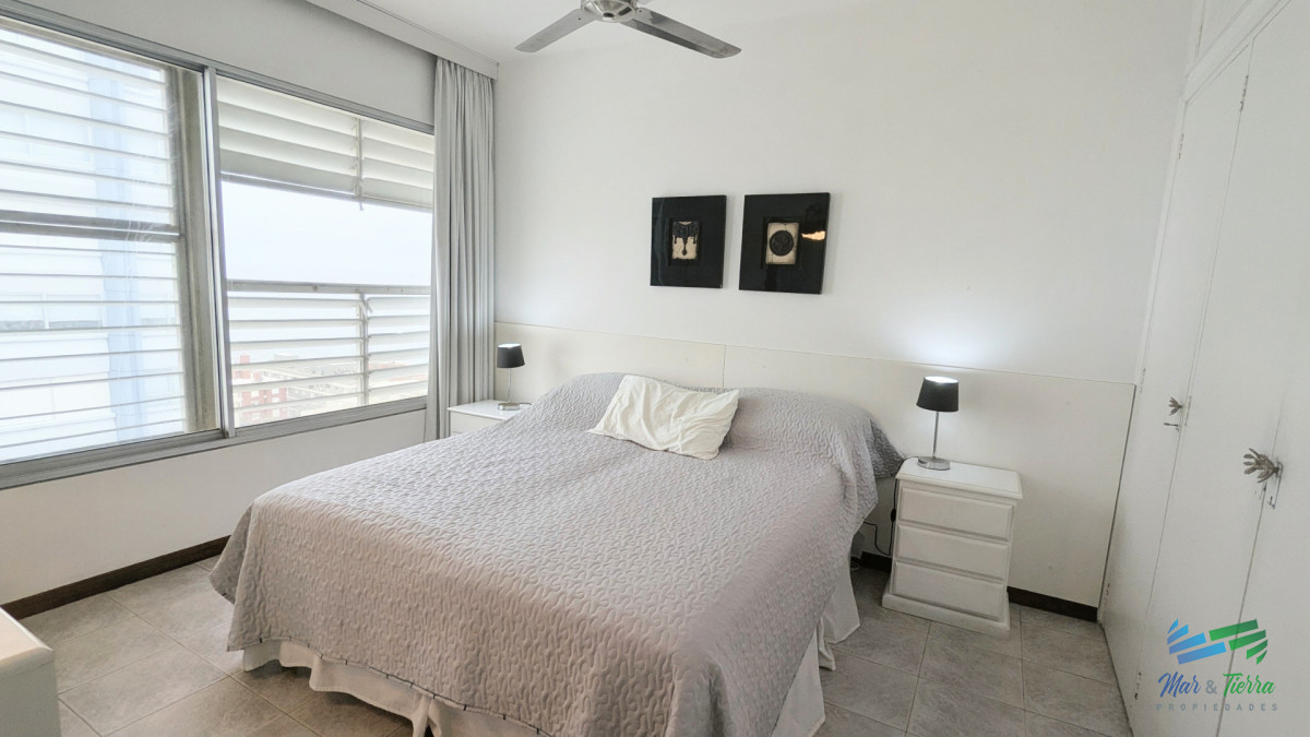 Apartamento ID.5822 - En venta apartamento 2 dormitorios con vista al mar y puerto, Peninsula, Punta del Este