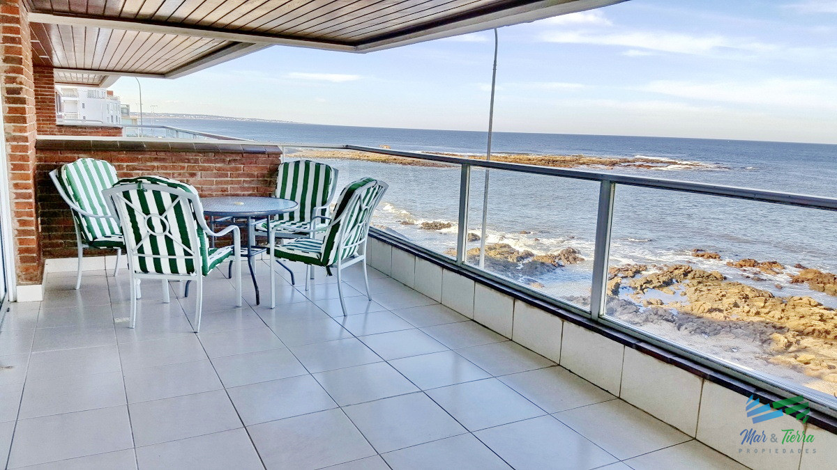 Apartamento ID.1243 - Vendo apartamento 3 dormitorios, frente al mar en Peninsula, Punta del Este