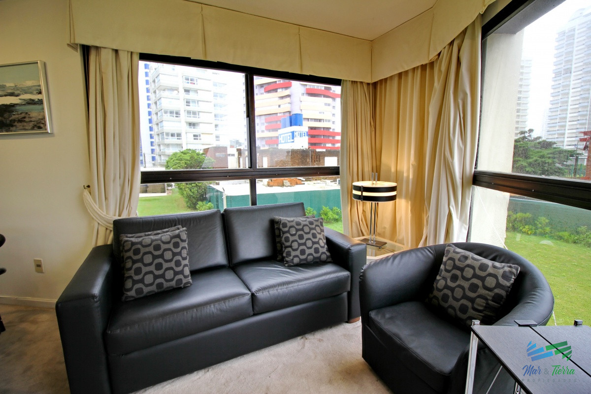 Apartamento ID.663 - Alquilo apartamento 1 dormitorio frente al mar, playa brava, Punta del Este
