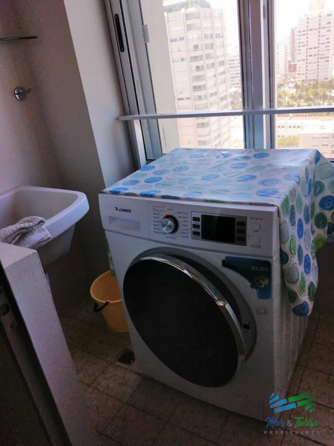 Apartamento ID.3883 - Vendo apartamento 2 dormitorios, vista al mar, en Peninsula, Punta del Este