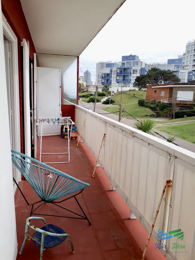 Apartamento ID.1405 - Oportunidad en venta con vista al mar, totalmente reciclado