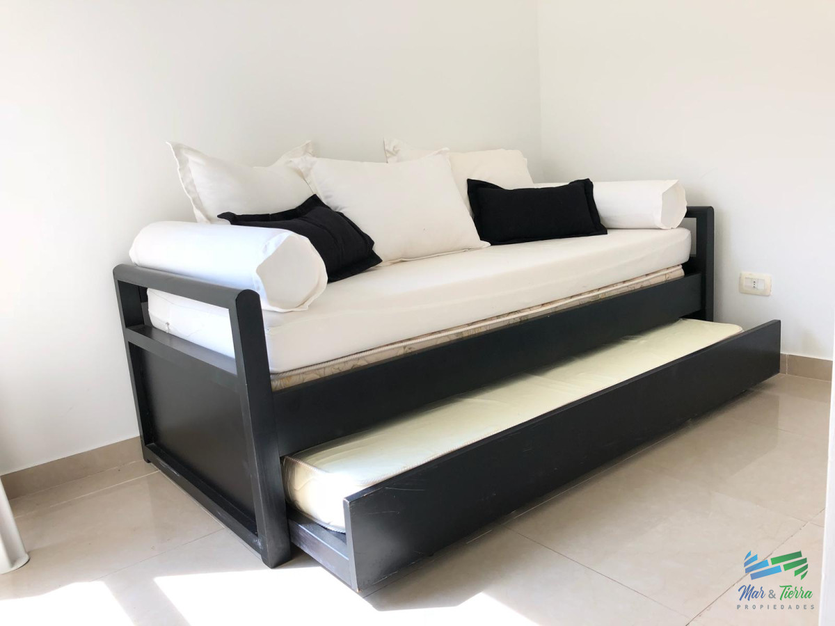 Apartamento ID.2252 - En venta.. excelente oportunidad , edificio con servicios, a pasitos del mar.