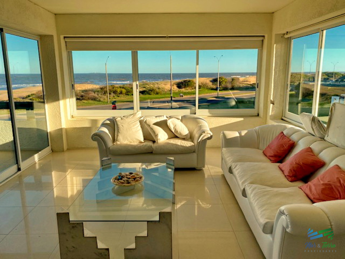 Apartamento ID.3049 - Apartamento de 3 dormitorios con vista al mar ,Punta del Este