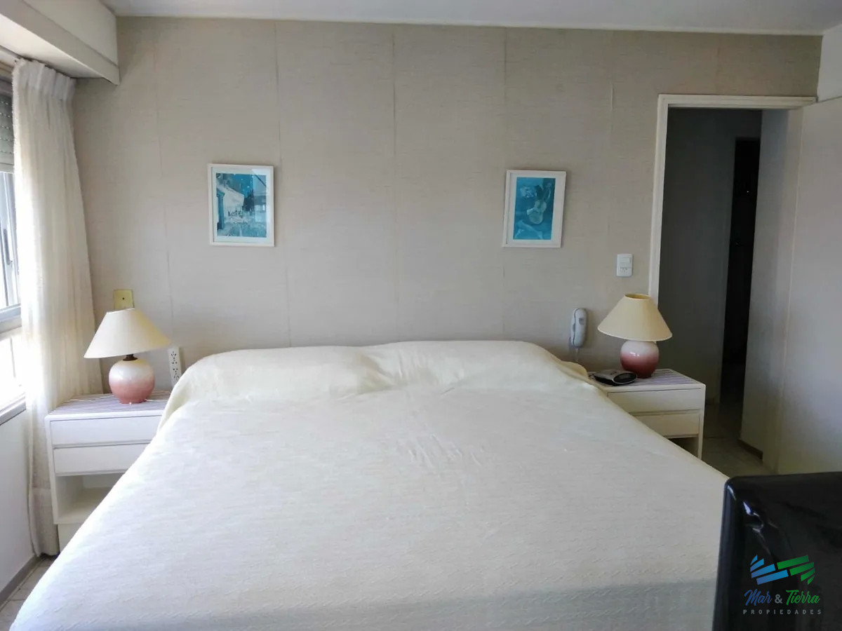 Apartamento ID.3883 - Vendo apartamento 2 dormitorios, vista al mar, en Peninsula, Punta del Este